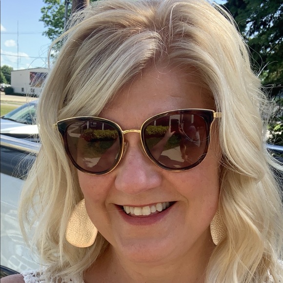 Meet your Posher, Kristie - Picture 1 of 1